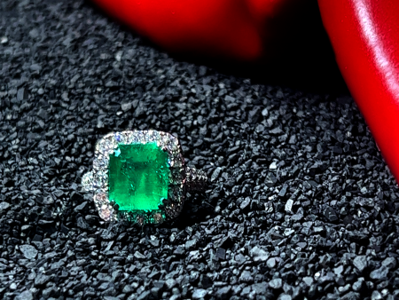 18k Couture Emerald and Diamond Ring on Sale